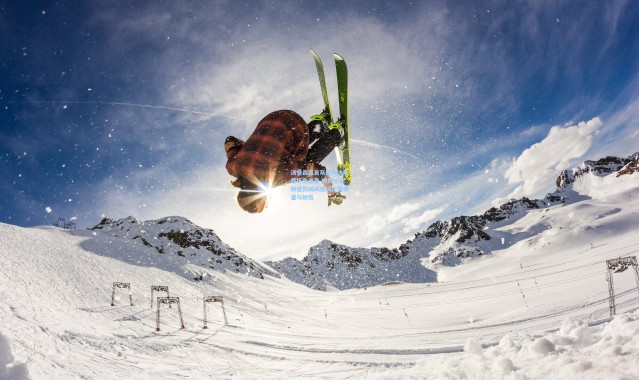 汤普森直言灰熊对决承载历史重量 回顾小佩顿受伤瞬间强调比赛尊重与韧性